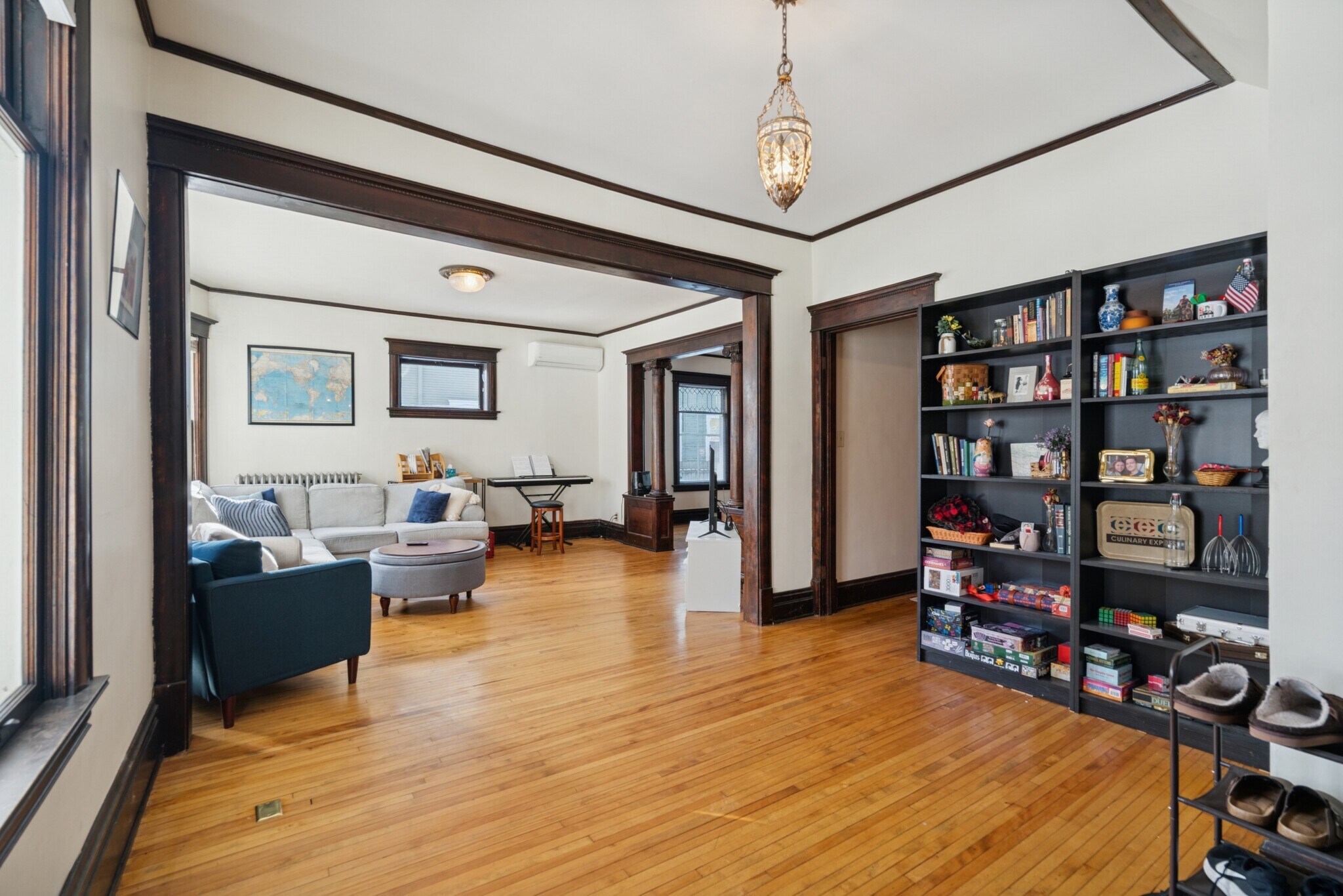 Building Photo - 2120 Emerson Ave S