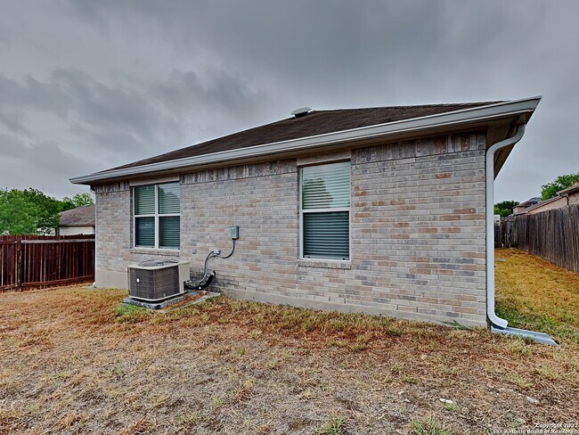 Building Photo - 9603 Kennebec Way