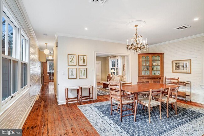 Building Photo - 7153 Main St