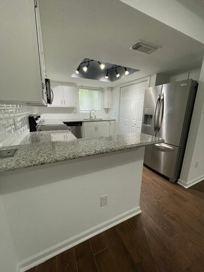 Building Photo - 5005 Georgi Ln