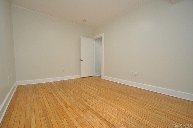 Building Photo - 155 Garth Rd