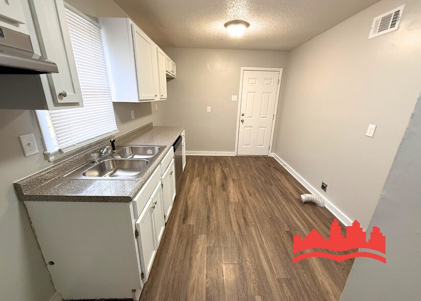 Building Photo - 3477 Kensett Dr