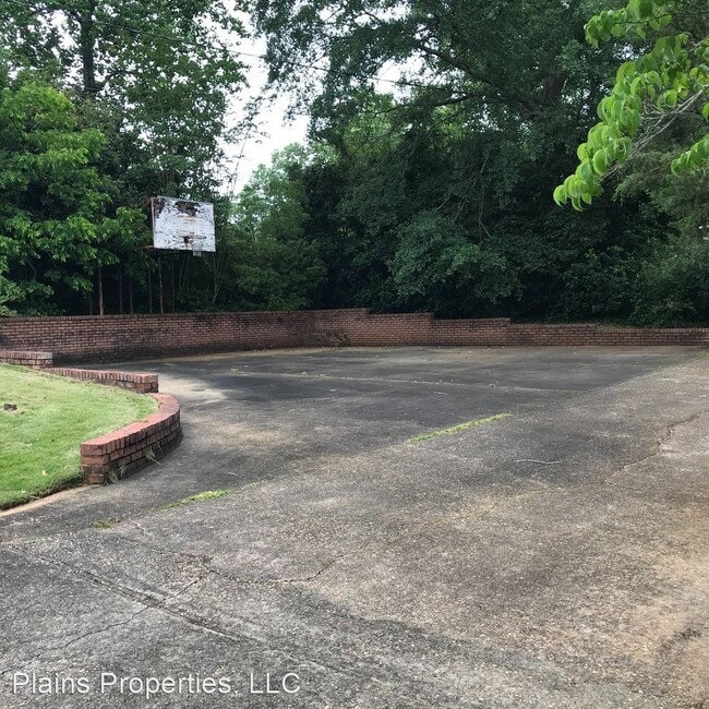 Primary Photo - 4 br, 3.5 bath House - 505 N. Cary Drive