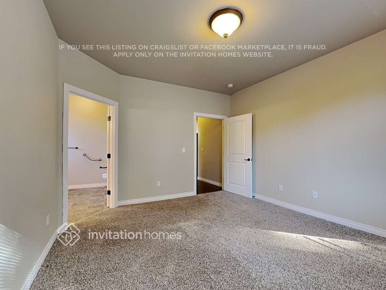 Building Photo - 706 182nd St E