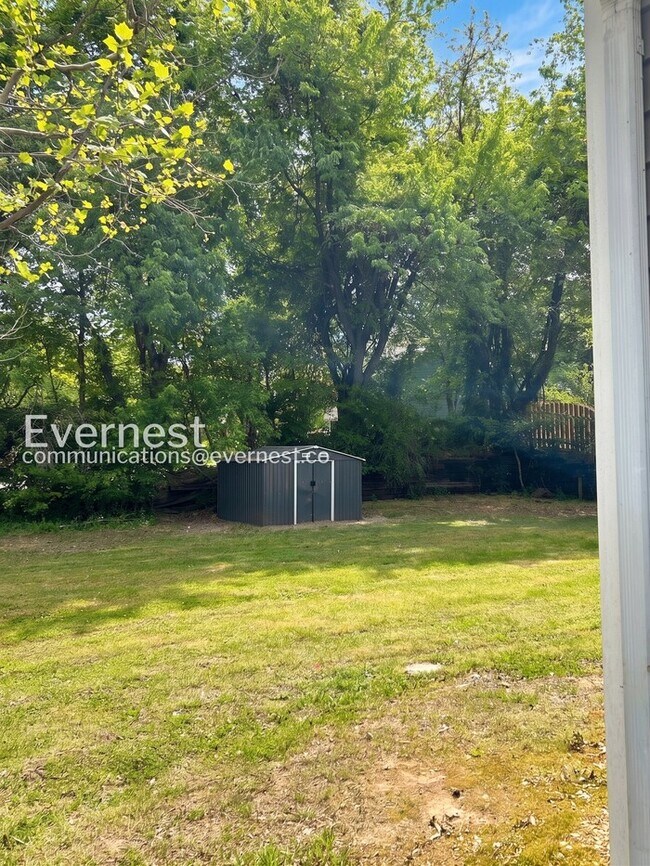 Building Photo - 9601 Marshbrooke Rd