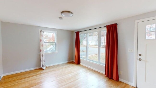 Building Photo - 97 Linton St