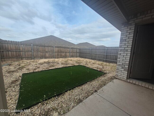 Building Photo - 2109 N Jayton Ave