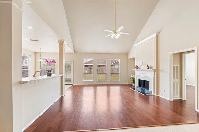 Building Photo - 7218 Broadelm Dr