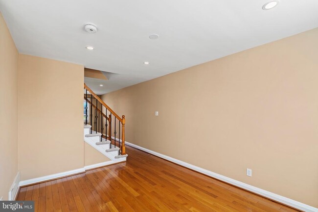 Building Photo - 1233 Halstead Rd
