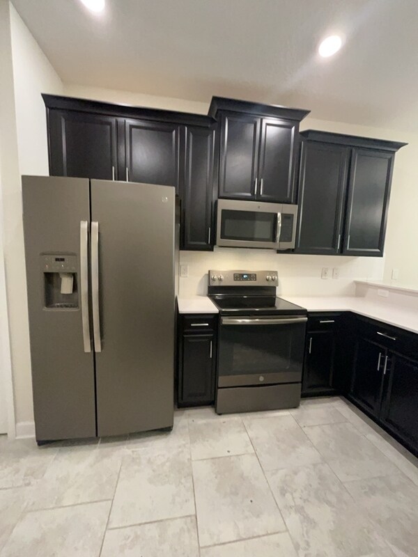 Building Photo - 1058 Quaker Rdg Ln