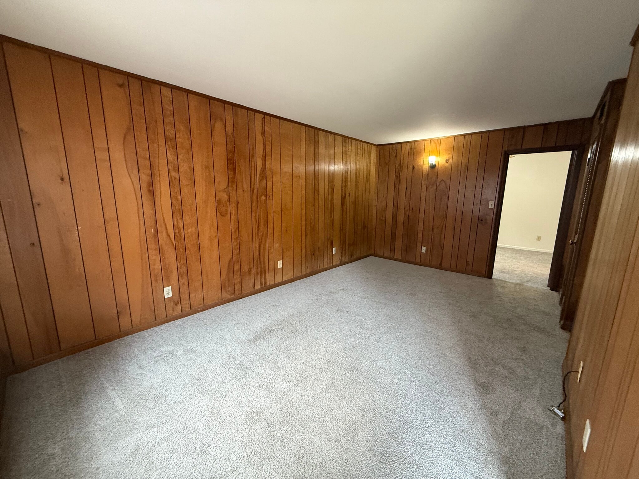 Building Photo - 586 Franklin St