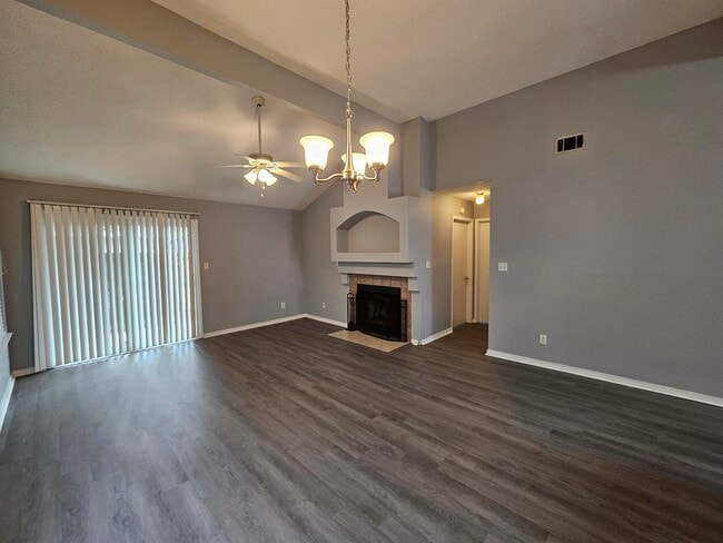 Building Photo - 3026 Yorktown Cir