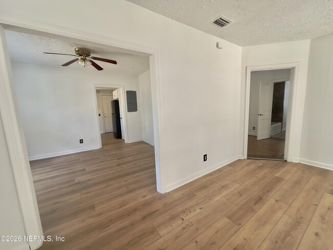 Building Photo - 2051 Danese St