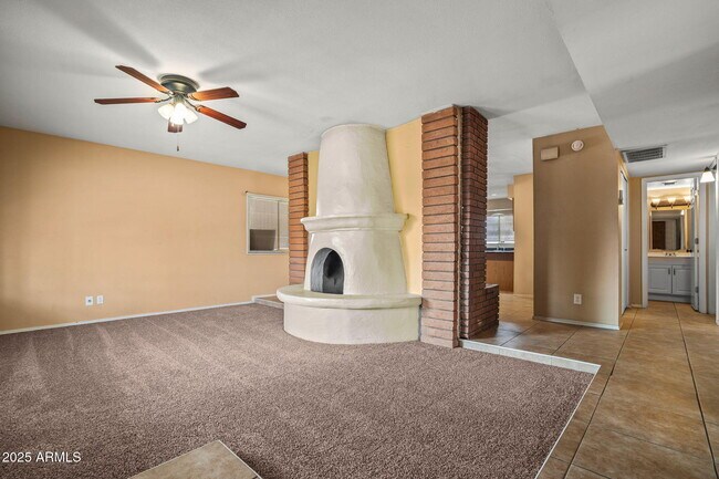 Building Photo - 2534 E Randall Dr