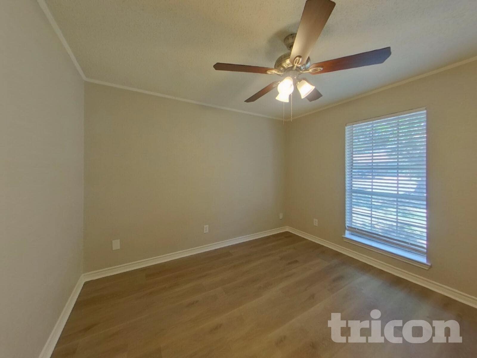 Building Photo - 8620 Santa Clara Dr