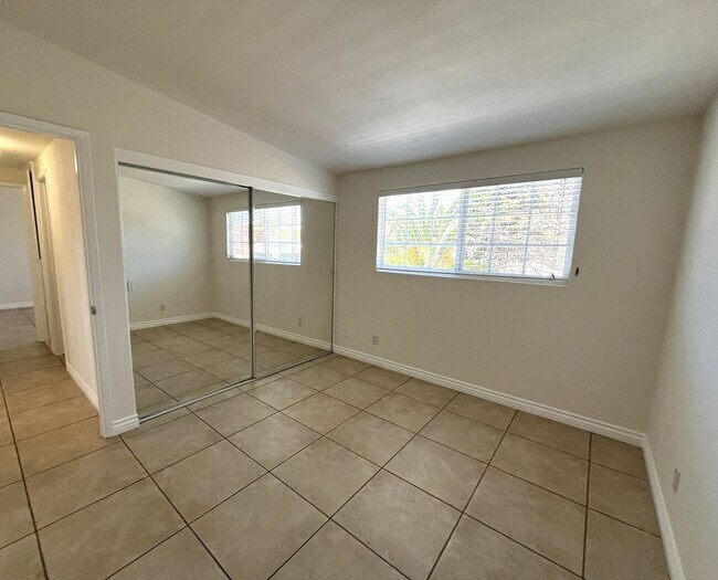 Building Photo - HBA1515