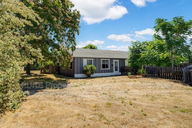 Building Photo - 7701 Molinos Ave