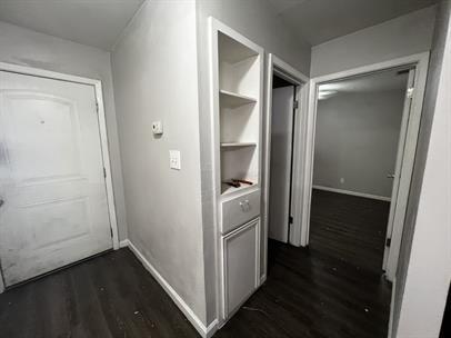 Building Photo - 5615 Jacaranda Dr