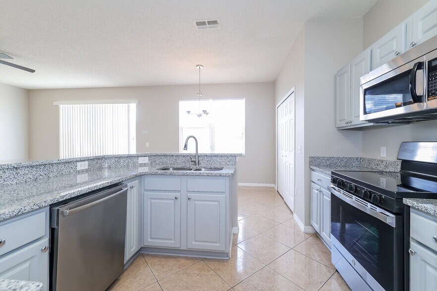 Building Photo - 418 Bedlington Ct