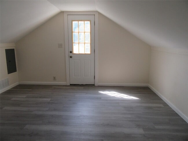 Building Photo - 2135 NY-94
