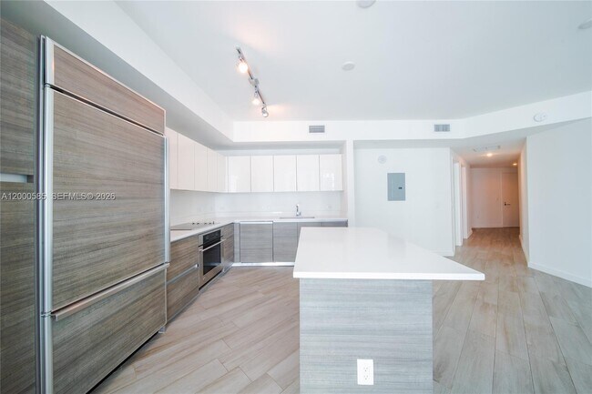 Building Photo - 1100 S Miami Ave