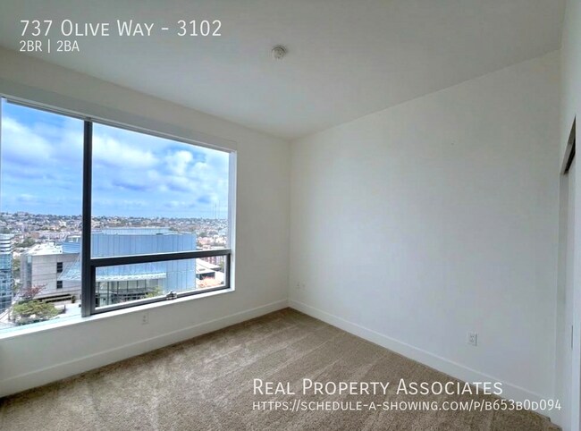 Building Photo - 737 Olive Wy