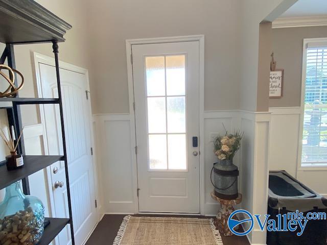 Building Photo - 2112 S Meadows Dr