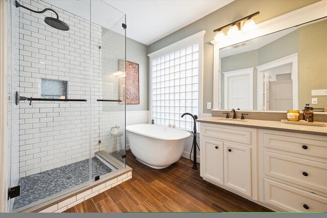 Building Photo - 417 Cortlandt St