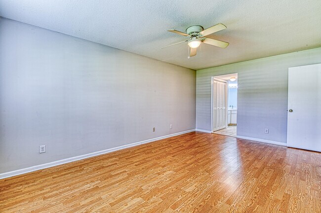 Building Photo - 950 S Kanner Hwy