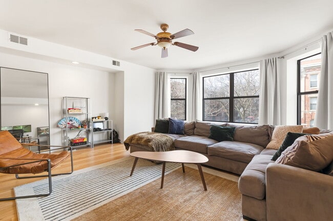 Building Photo - 2735 N Kimball Ave