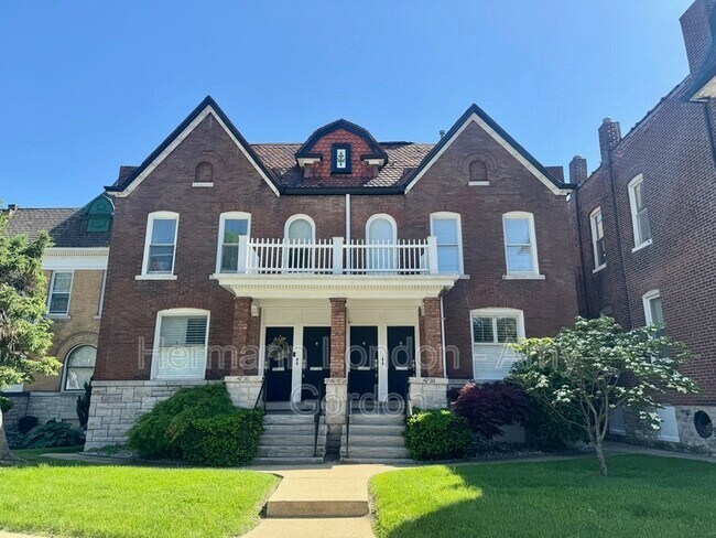 Primary Photo - 4738 Olive St