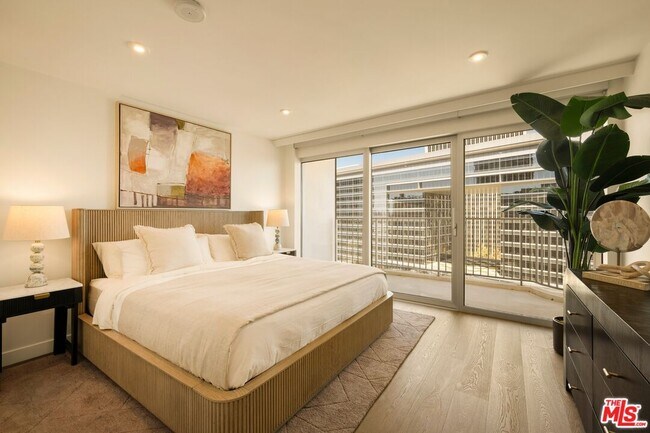 Building Photo - 2025 Ave of the Stars