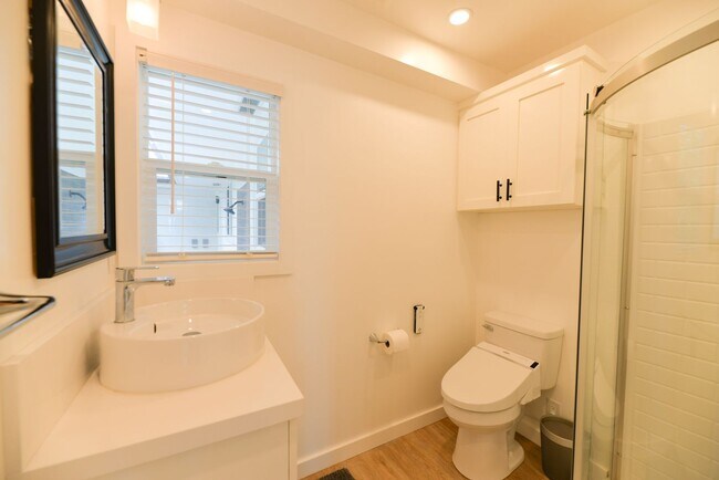 Building Photo - 428 Monterey Ln