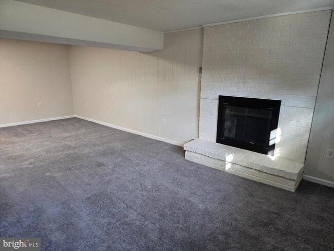 Building Photo - 341 S 26th St