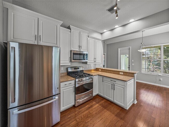 Building Photo - 6222 Hadley Commons Dr