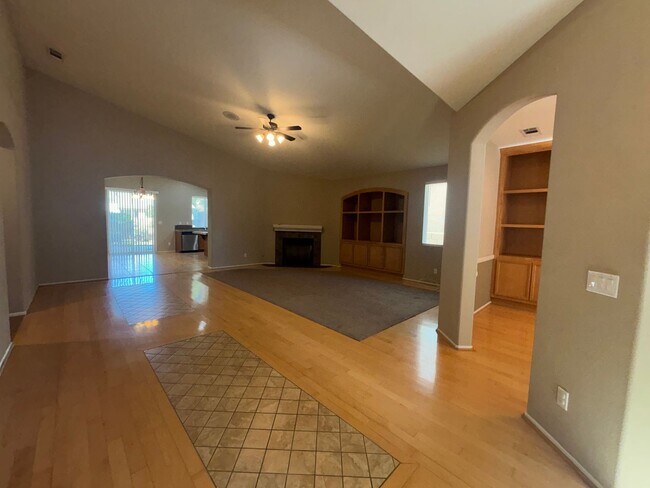 Building Photo - (APPLICATION PENDING) Upgraded West Lancaster Home