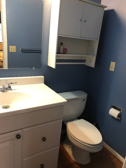 Building Photo - 520 N 19th Ave