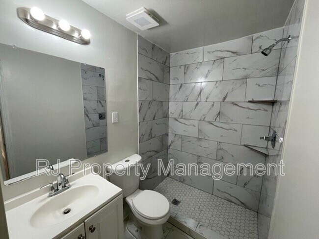 Building Photo - 4380 Reed Ave