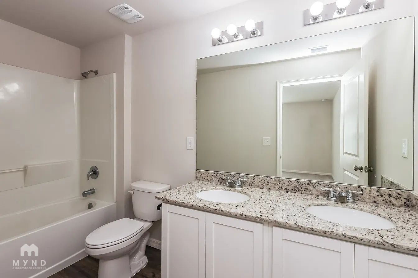 Building Photo - 28257 Chinquapin Dr