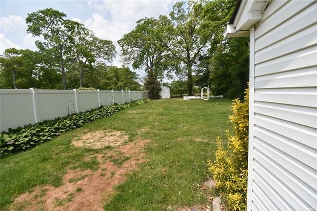 Building Photo - 248 Oak St