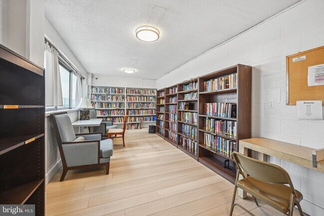 Building Photo - 4515 Willard Ave