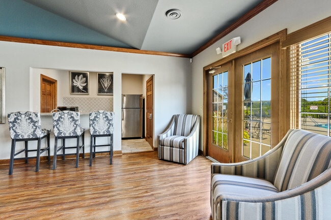 Building Photo - 775 Southwind Dr