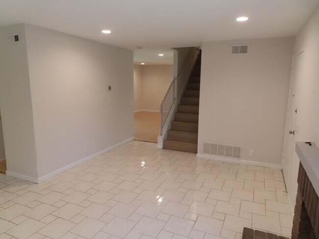 Building Photo - 2160 Leighton Ct