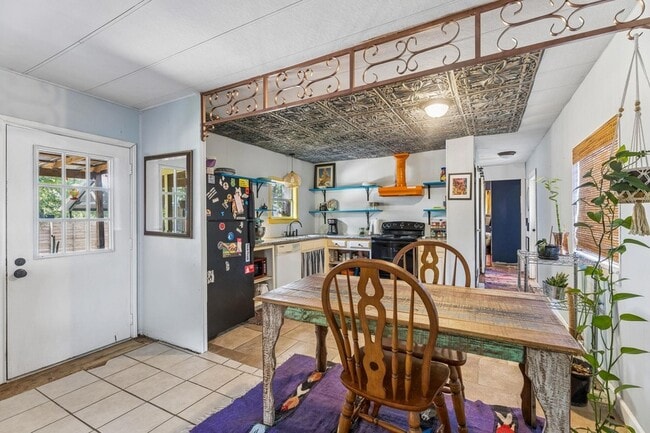 Building Photo - 1106 Minnie Dr