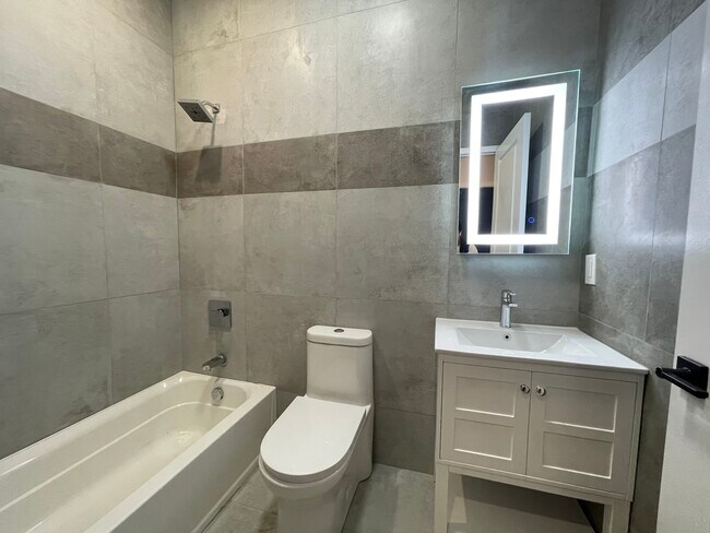 107 Magazine St 2L - 110 Magazine St