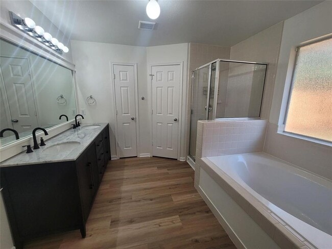 Building Photo - 10314 Lauren Creek Dr
