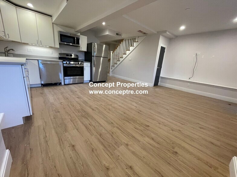 Building Photo - 11 Highland Park Ave