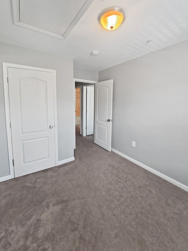 Building Photo - 1701 Walcott Ln