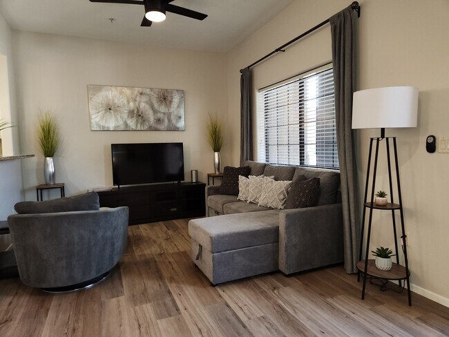 Building Photo - 2028 E River Rd