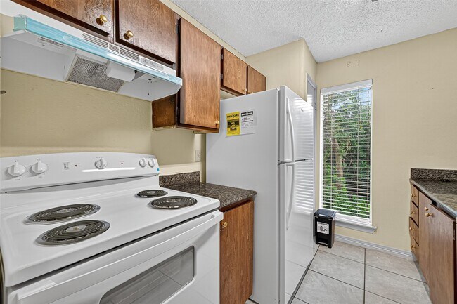 Building Photo - 8360 Jorine Dr